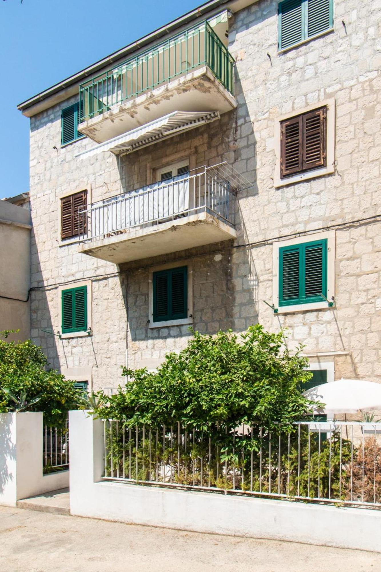 Apartment Centre In Stone House Split Buitenkant foto