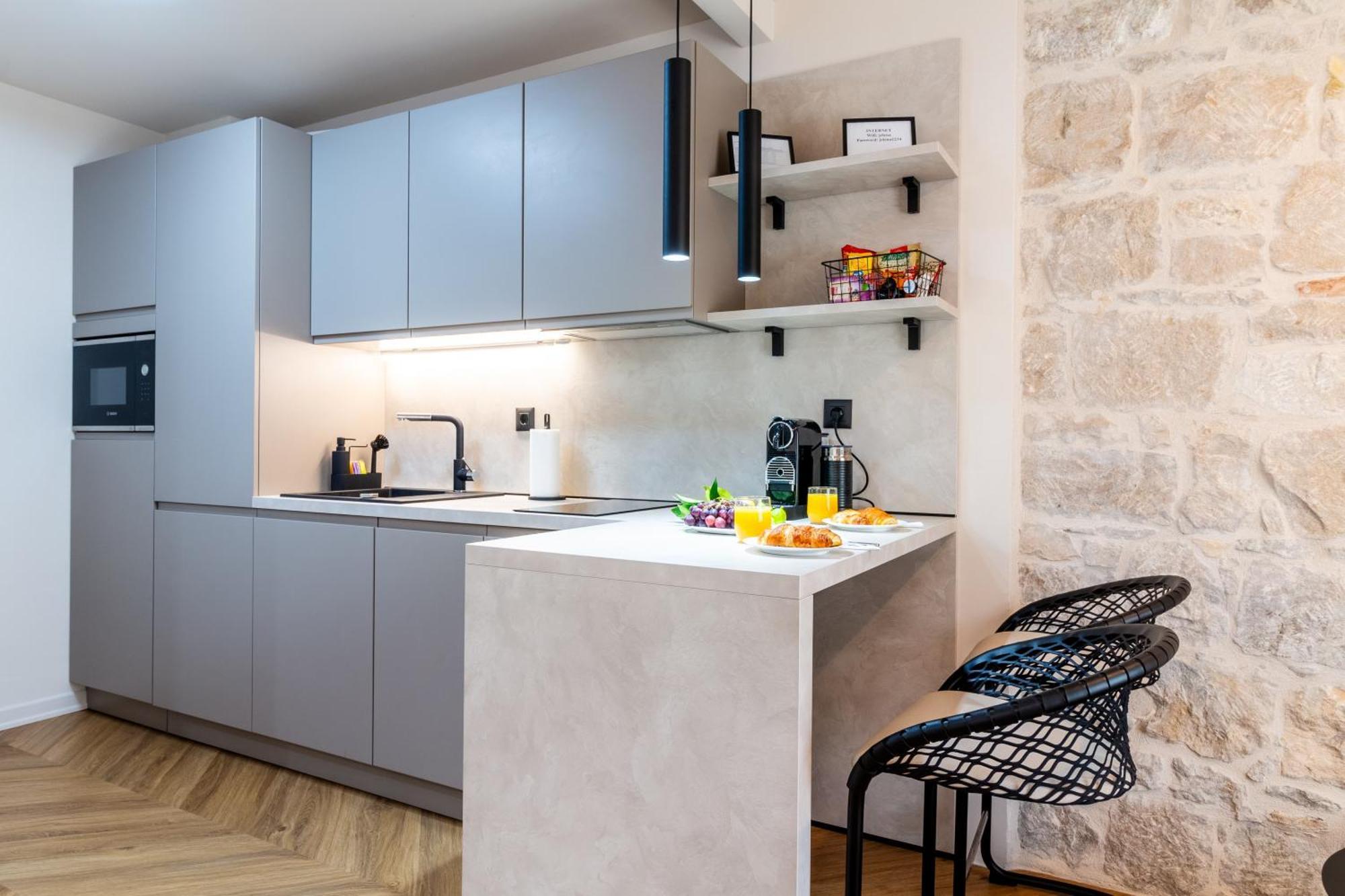 Apartment Centre In Stone House Split Buitenkant foto